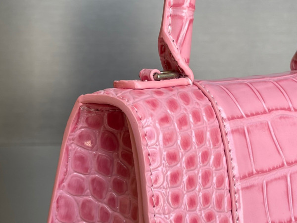 Ba*len*cia*ga hourglass