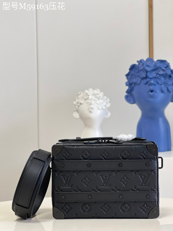 l0*is V*t0n handle soft trunk