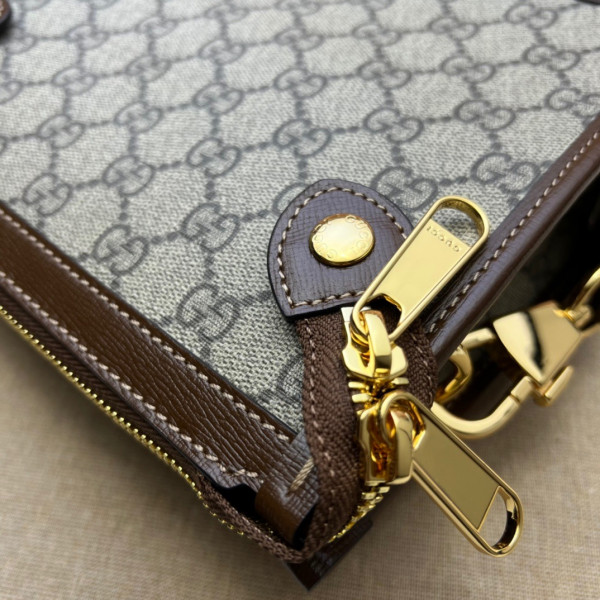 G*u*i messenger bag with interlocking g