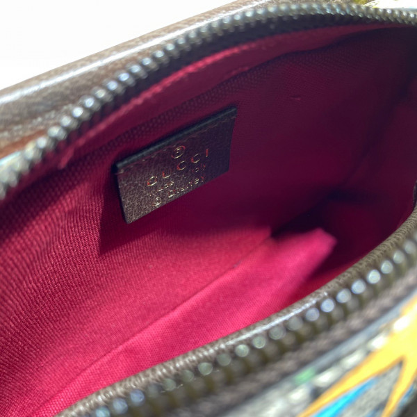 disney x G*u*i donald duck cosmetic case