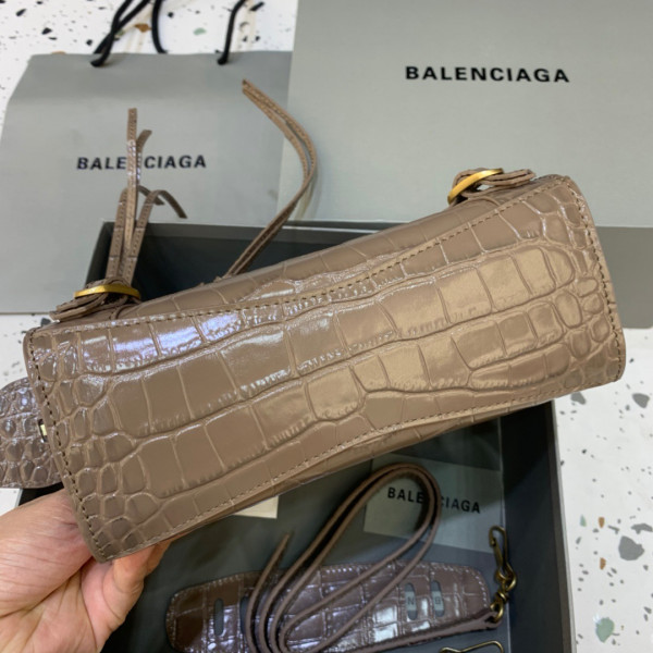Ba*len*cia*ga neo classic mini top handle bag