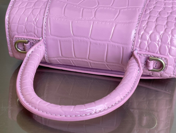 Ba*len*cia*ga hourglass