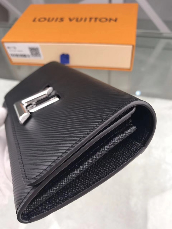 l0*is V*t0n twist wallet