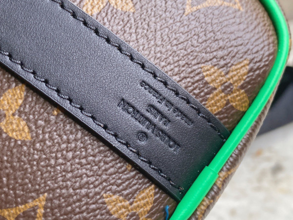 l0*is V*t0n keepall bandouliÈre 25