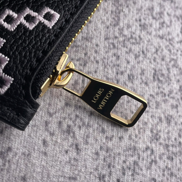 l0*is V*t0n neverfull mm