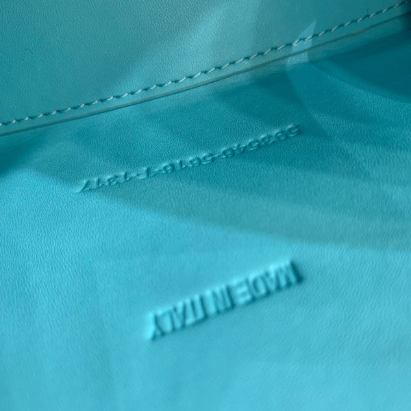 Ba*len*cia*ga hourglass