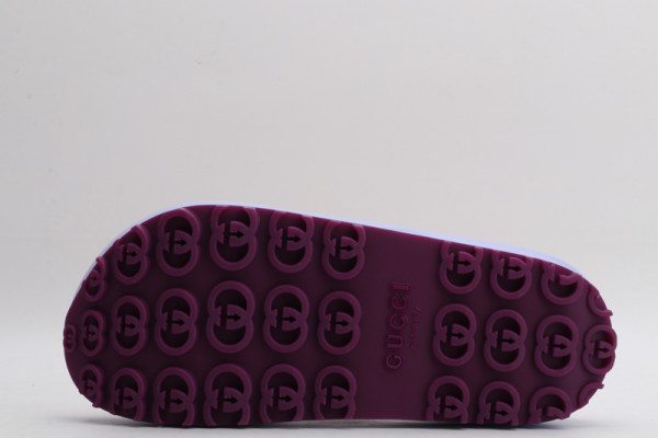 G*u*i slide with interlocking g