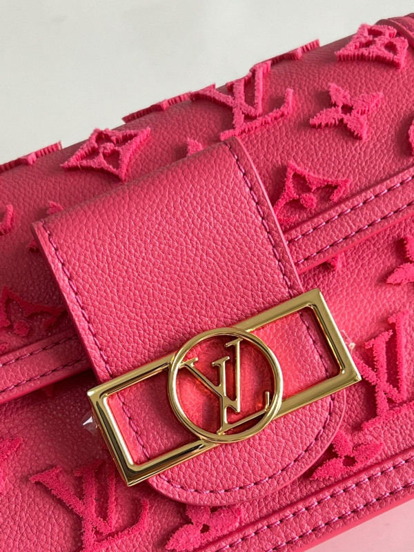 l0*is V*t0n mini dauphine