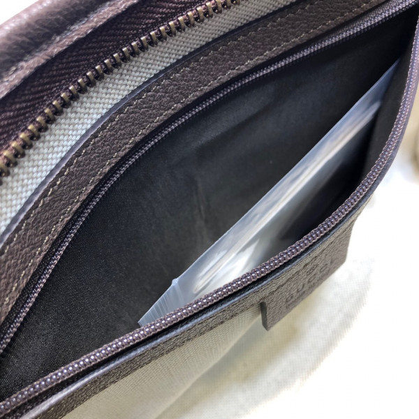 G*u*i ophidia toiletry case