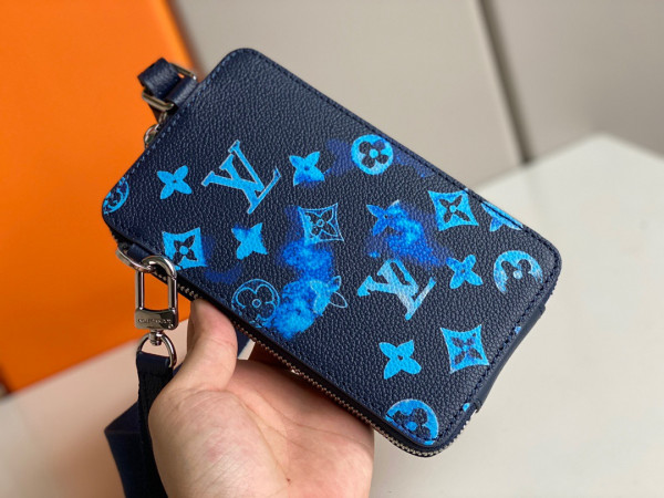 l0*is V*t0n phone pouch