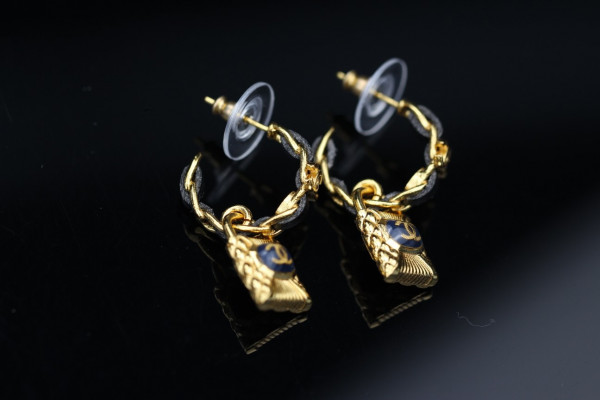 CL EARRINGS