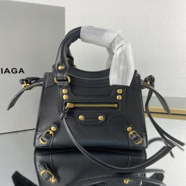 Ba*len*cia*ga neo classic nano top handle bag