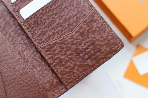 l0*is V*t0n pocket organizer