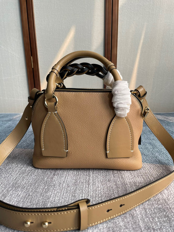 CHLOÉ SMALL DARIA BAG