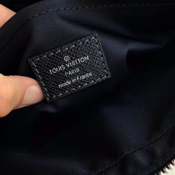 l0*is V*t0n outdoor messenger pm