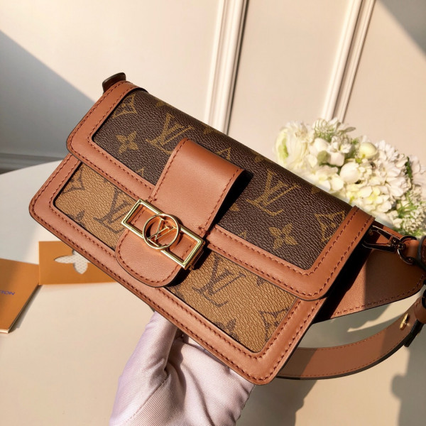 l0*is V*t0n belt bag（2019 spring show）