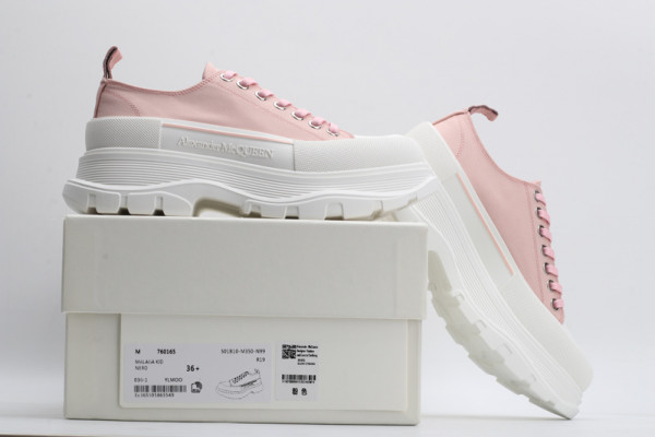 ale*d*r M*Q*en tread slick lace up