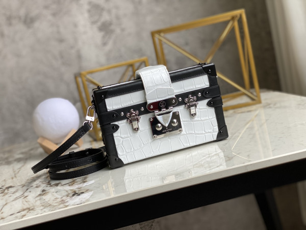 l0*is V*t0n petite malle