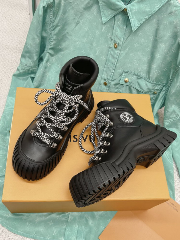 l0*is V*t0n ruby flat ranger