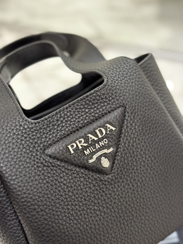 Pra*a  leather mini bag