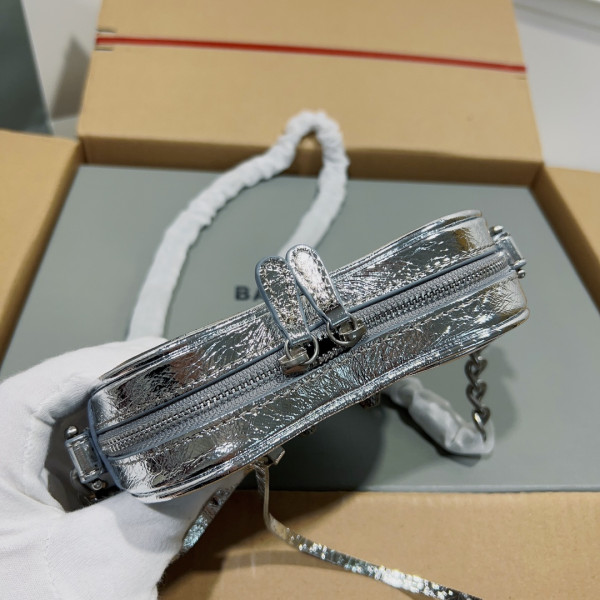 Ba*len*cia*ga  le cagole heart mini metallic crinkled-leather shoulder bag