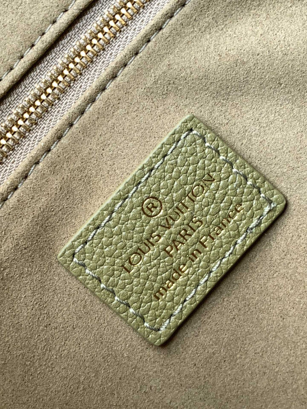 l0*is V*t0n onthego pm