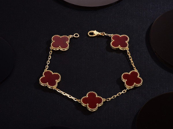 V*N CL*F & arpels  perlée bracelet