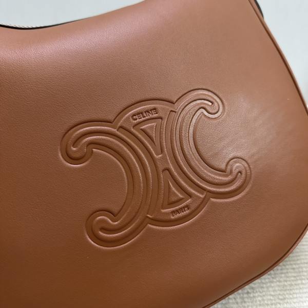 celin* heloise cuir triomphe bag in S*pple calfskin