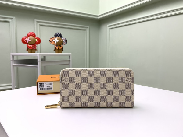 l0*is V*t0n zippy wallet