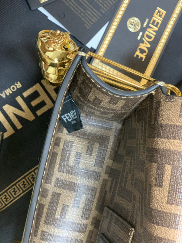 F**di baguette-28*15*7cm