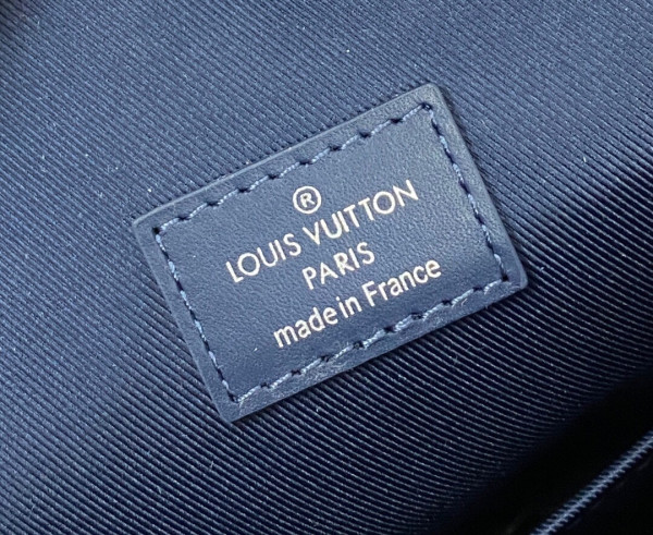 l0*is V*t0n avenue slingbag nm