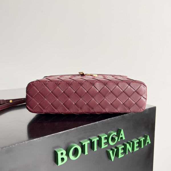 bo*te*ga Ve*ne*ta  vanity case crossbody bag