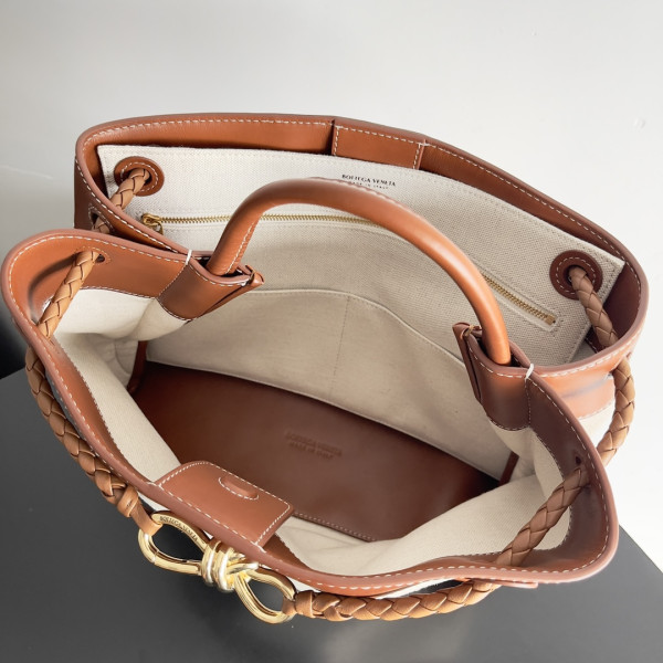 bo*te*ga Ve*ne*ta medium andiamo