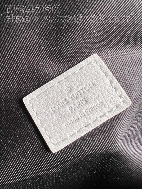 l0*is V*t0n discovery backpack-29*38*20cm