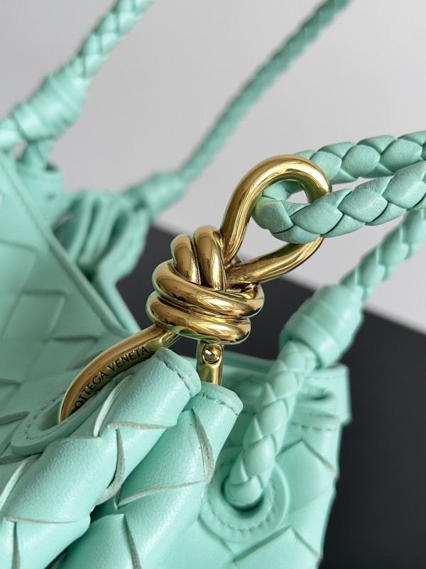 bo*te*ga Ve*ne*ta andiamo parachute small shoulder bag