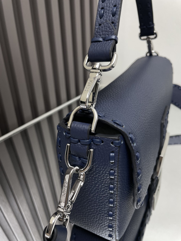 F**di baguette-26*13*6cm