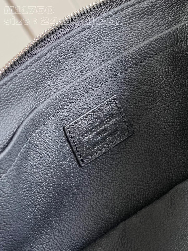 l0*is V*t0n toiletry bag-24*13*13cm