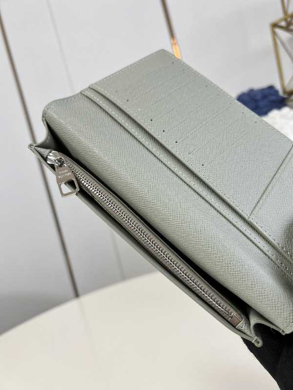 l0*is V*t0n brazza wallet-10*19*2cm