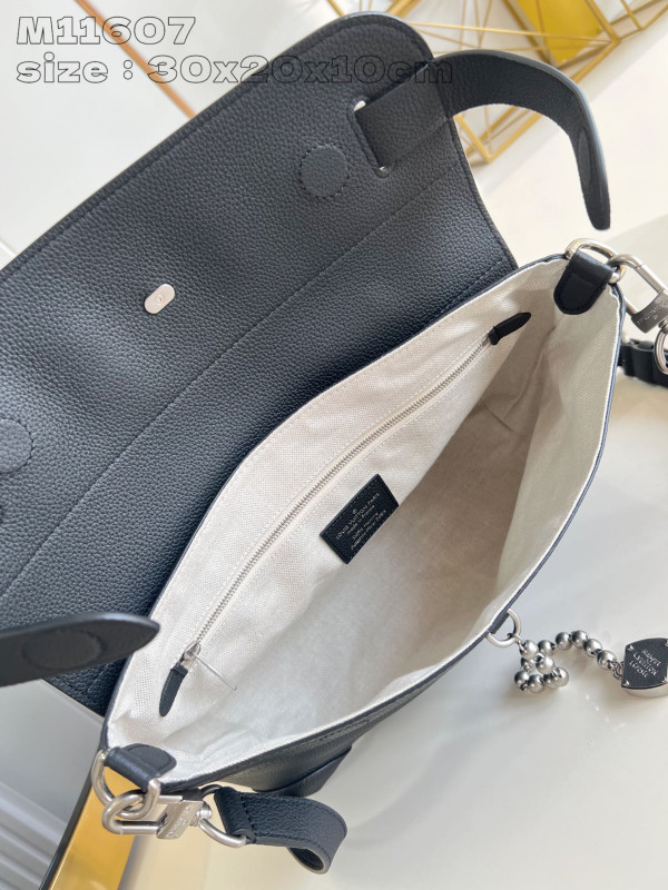 l0*is V*t0n steamer crossbody-30*20*10cm