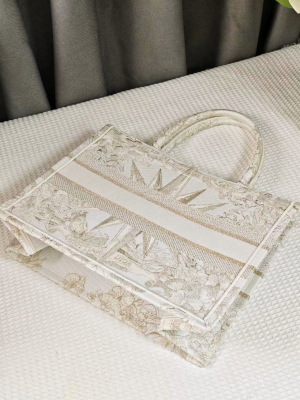 MEDIUM DIRO BOOK TOTE-36.5X27.5X16.5CM