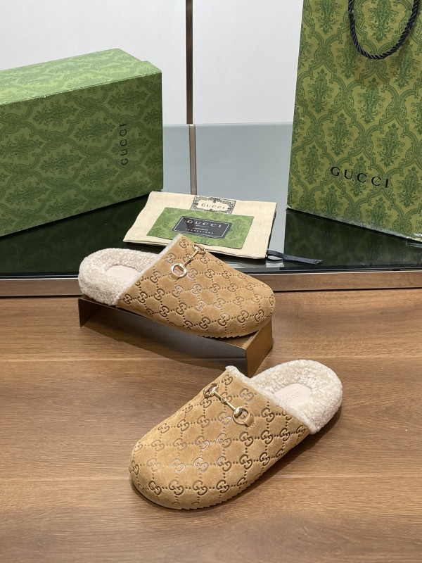 G*u*i horsebit slipper