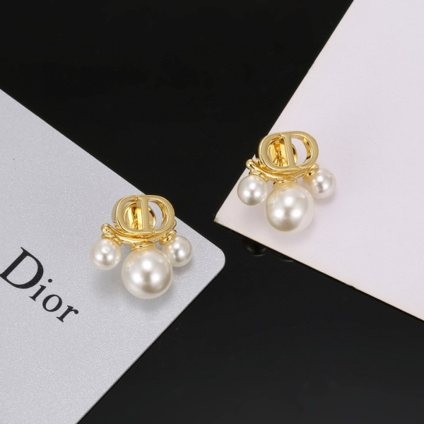 DI0R EARRINGS
