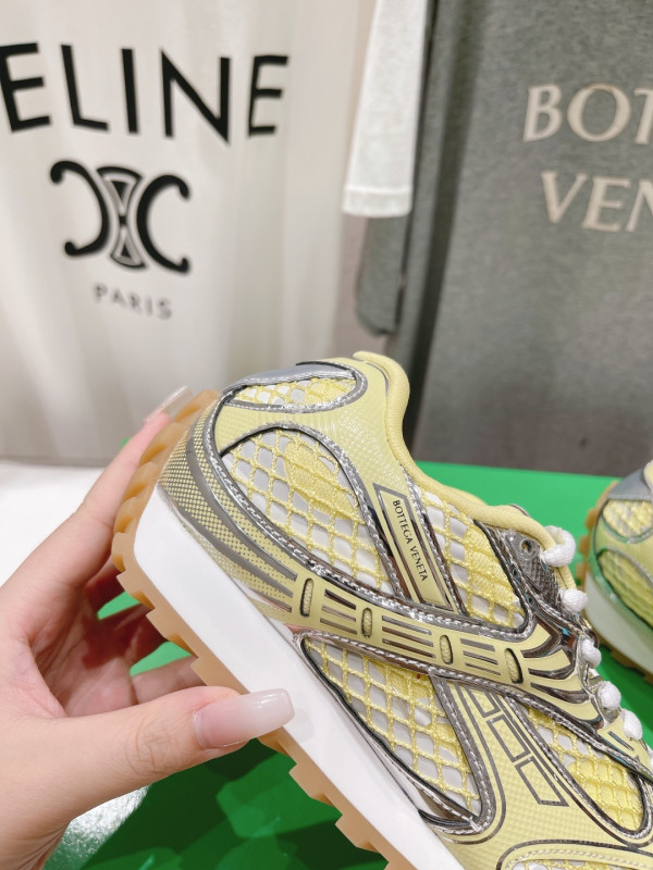 bo*te*ga Ve*ne*ta sneakers