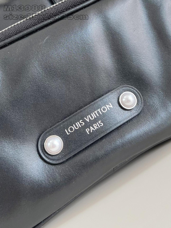 l0*is V*t0n keepall bandouliÈre 25