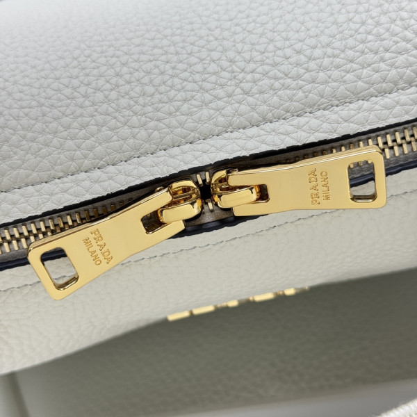 Pra*a small leather bag - 23*21*10cm