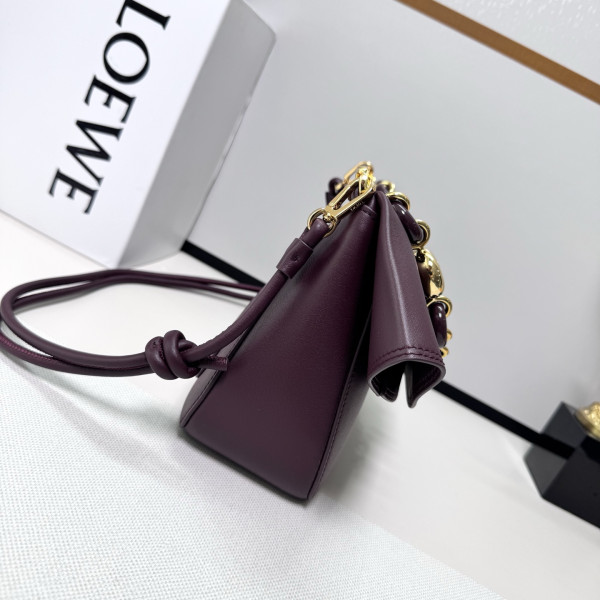L0ew* medium ola bag in smooth calfskin - 26*18*13cm