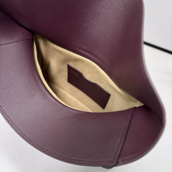 L0ew* medium ola bag in smooth calfskin - 26*18*13cm