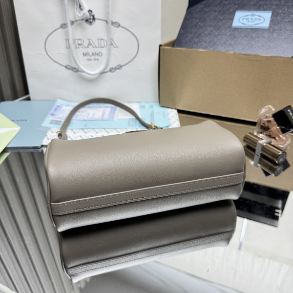 Pra*a leather pouch - 22*9*7.5cm