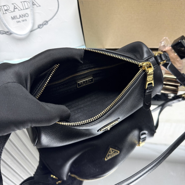 Pra*a leather pouch - 22*9*7.5cm